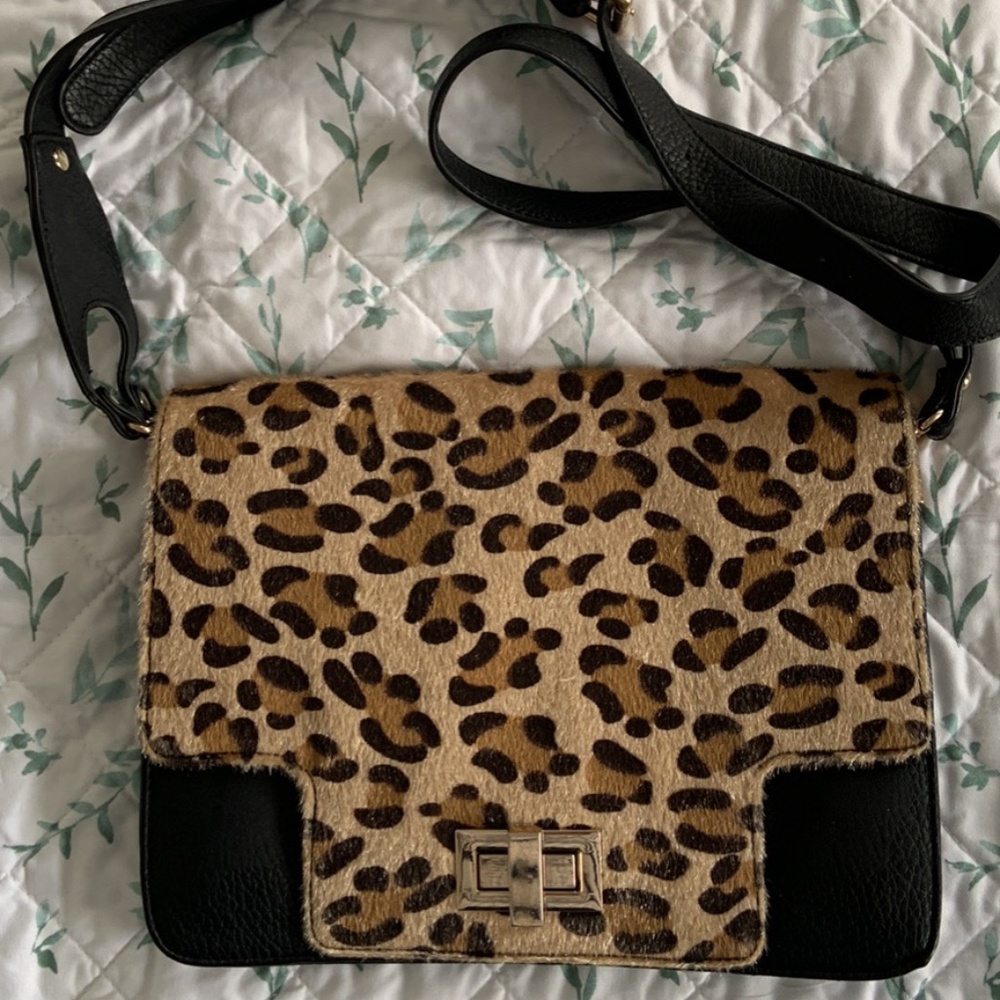Leopard print shoulder bag